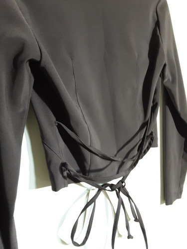 Imagen 9 de 10 de Blusa Italiana Corta De Diseño