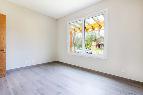 Imagen 9 de 30 de Casa En Venta En Santa Barbara, Tigre, G.b.a. Zona Norte