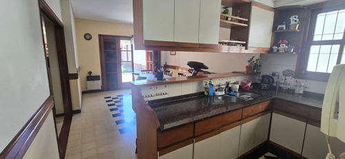 Venta De Casa 6 Ambientes En Haedo Chico, Morón
