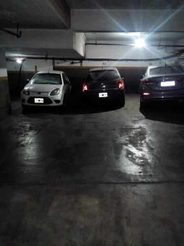 Av Rivadavia 6300 Flores Cochera U$19.000