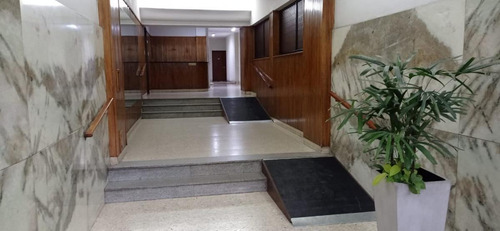 Imagen 1 de 20 de Departamento 2 Ambientes - Banfield Oeste- Con Cochera- Apto Profesional