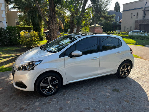 Peugeot 208 1.6 Feline