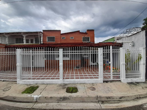 Casa En Venta - Turmero, Urb. Valle Lindo - Remodelada