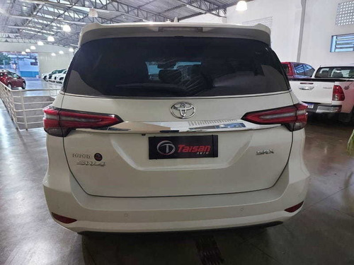 Imagem 4 de 7 de Toyota Sw4 Dsl 4x4 Srx At 7s Diesel 2021