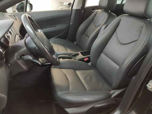 Imagen 11 de 16 de Peugeot 408 Feline 6mt 1.6 Hdi 2016