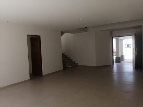 Imagen 2 de 15 de ¡¡¡ Oportunidad ¡¡¡ Casa En Venta Fraccionamiento Mayorazgo León Gto.