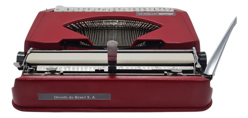 Máquina De Escrever Portatil Olivetti Lettera 82. (Usado)
