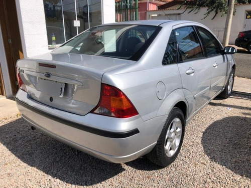 Imagem 4 de 5 de Focus Sedan 1.6 Glx Sedan 8v Gasolina 4p Manual