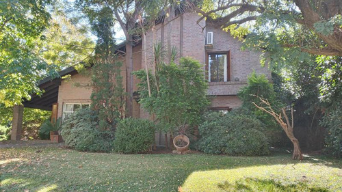 C.c. Los Cardales 4 Dorm. (2 Suits)250 M² Cub. Sobre 1 Lote, A Mts D La Entrada.