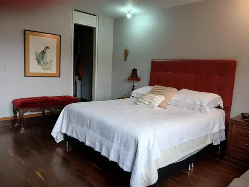 Apartamento En Venta Ubicado En El Poblado Sector Loma De Los Gonzalez (26528).