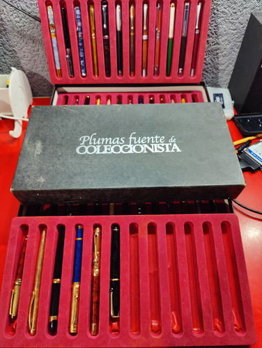 Colección Plumas Fuente 45 Piezas De Colección Varios Colores Variables