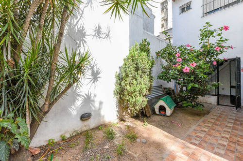 Venta Casa 5 Ambientes Con Cochera Versalles