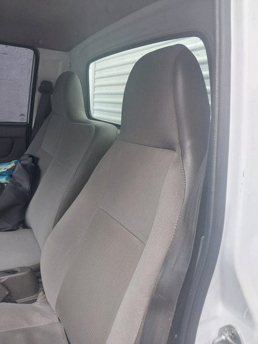 Hyundai HR 2.5 Hd Cab. Curta S/ Carroceria Tci 2p
