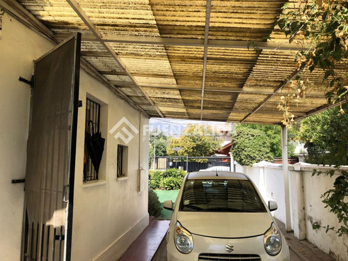 Casa En Venta De 3 Dorm. En Las Condes
