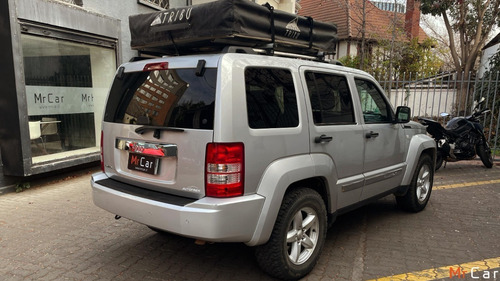 Imagen 12 de 24 de Jeep Cherokee Liberty Limited Aut