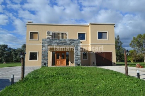 Casa Chalet  En Venta Ubicado En Villa Rosa, Pilar, G.b.a. Zona Norte