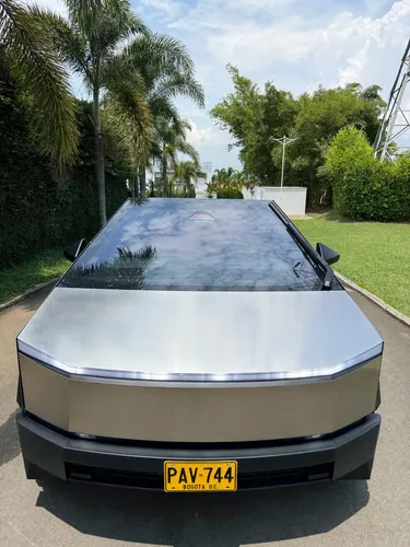 Tesla Cybertruck Foundation Series 4x4