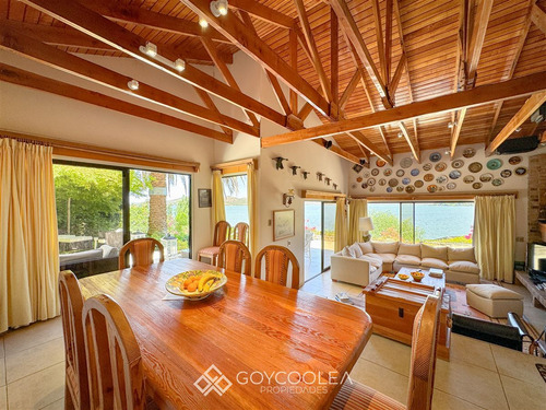 Casa En Venta De 4 Dorm. En Las Cabras