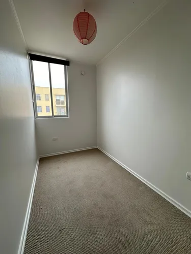 Edificio Av. Las Parcelas (1 Est. 1 Bod.) Vista Poniente