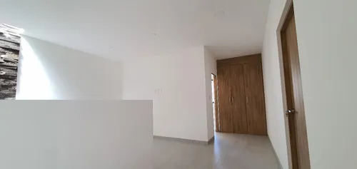 Preciosa Casa Seminueva Moderna, Amplia Iluminada Para Cualquier Requerimientos, Amplia Recamara Con Baño En Pb, 4 Rec Con Baño Propio, Exclusivo Para Vivir O Inversion