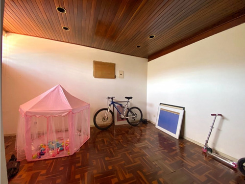 En Venta Casa/c Anexo 800m2 Prados Del Este 2033