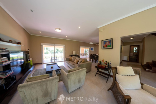 Casa En Venta 5 Ambientes En Lujan La Concepcion