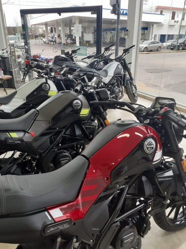 Imagen 2 de 15 de Benelli Leoncino 250