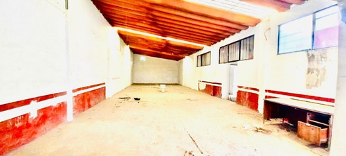 Predio Pedro Escobedo Comercial Industrial Cod. Htr9