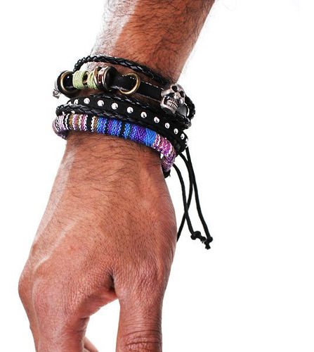 Imagen 5 de 7 de Set De 3 Pulseras De Cuero Con Calaveras