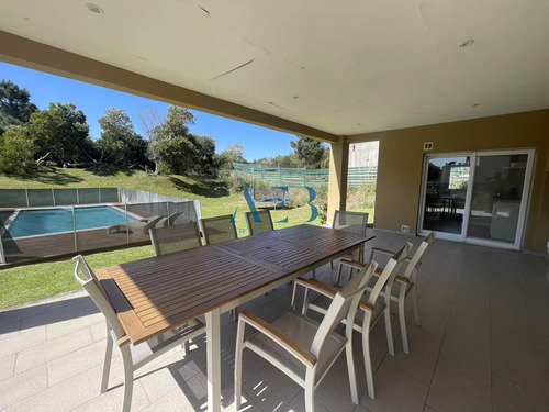 Venta Y Alquiler De Casa En Costa Esmeralda Barrio Senderos 3