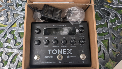 Pedal De Efecto Ik Multimedia Tonex Negro Fm3 Helix Hx Quad Negro (Usado)