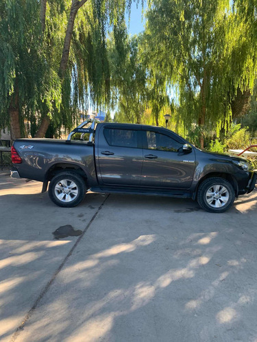 Toyota Hilux 2.8 Cd Srv 177cv 4x4 At 2016