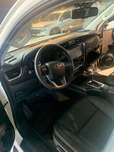 Imagem 8 de 10 de Hilux Sw4 Srx 7 Lugares 2020 0km - São Paulo Motorsport