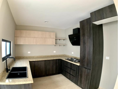 Imagen 1 de 11 de Casa Sola En Venta Residencial Los Frailes. Equipada En Venta. Nueva.