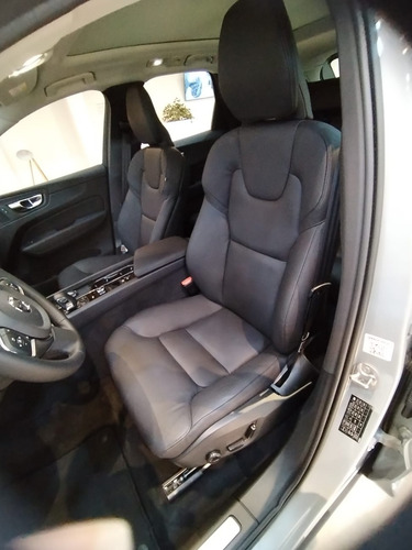 Volvo XC60 PLUS T8