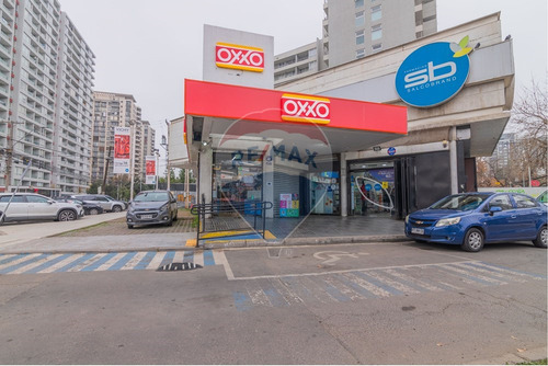 Local Comercial En Arriendo En Av Macul, Chile