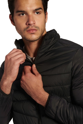 Imagen 7 de 8 de Chamarra Thats Hot Hombre Sin Gorro- Bhi210573