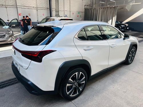Lexus UX 5p 300h HEV L4/2.0 Aut