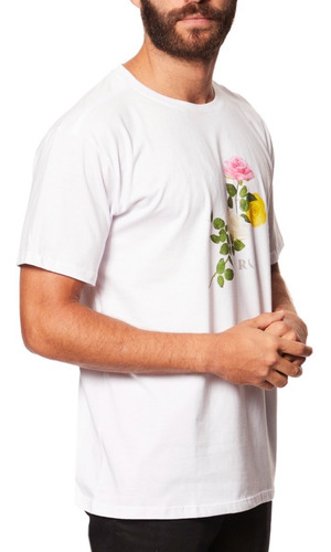 Imagem 2 de 7 de Camiseta Masculina Estampa Exclusiva Rosas - Reserva