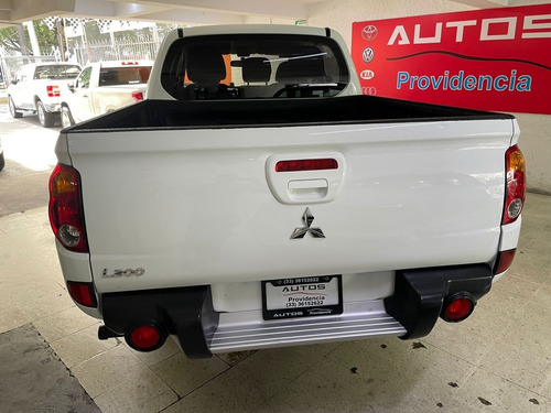 Imagen 7 de 15 de Mitsubishi L200 2.4 Mt 2015