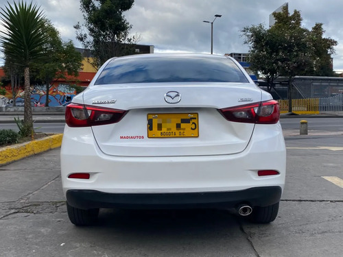 Mazda 2 Sedan 1.5 Touring Sedan