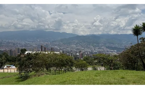 Excelente Lote En Venta Con Vista A Medellín, Los Balsos - El Poblado