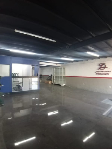 Vende Terreno Constituido Por Un Local Y Galpón Comercial En La Av. Universidad De Naguanagua . Lino Juvinao