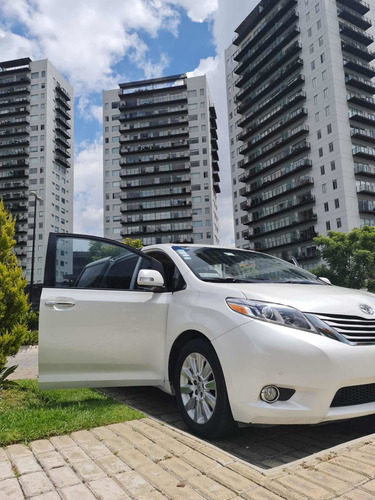 Imagen 10 de 15 de Toyota Sienna 2015 Limited V6