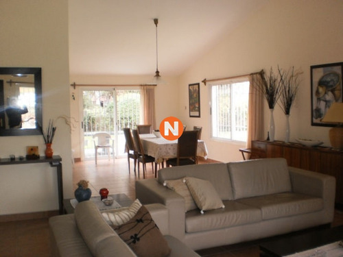 Casa En Venta Y Alquiler, Mansa, Punta Del Este, 4 Dormitorios.- Ref: 208035