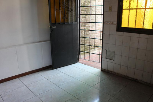 Rueda Al 3000 - Venta De Casa De 2 Dormitorios En Rosario