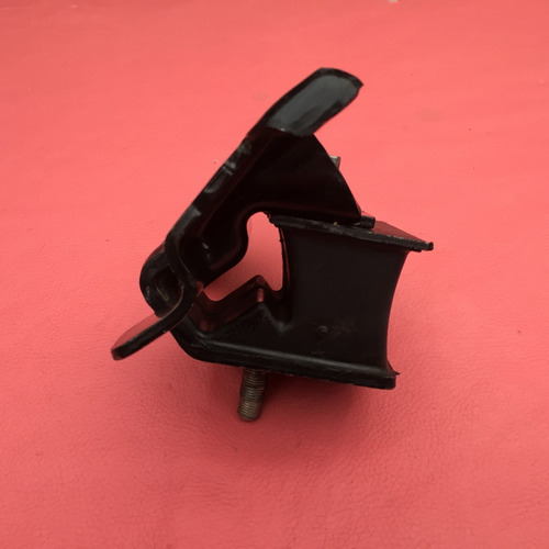 Soporte De Motor Izquierdo Np 300 2016 2.4lts 4cil Original (Usado)
