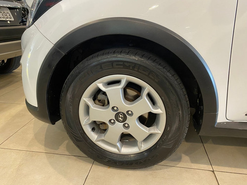 Imagem 3 de 6 de Hyundai Hb20x 1.6 16v Style Flex 4p Manual