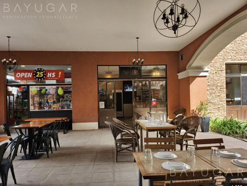 Alquiler Local En Pueblo Caamaño / Pilar - Centro Comercial Sobre Av. Caamaño