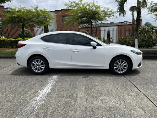 Mazda 3 2.0 Touring